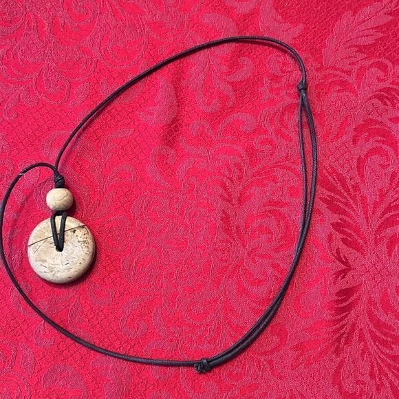Beautiful simple necklace w/round and flat beads on an adjustable cord EUC - Picture 6 of 7